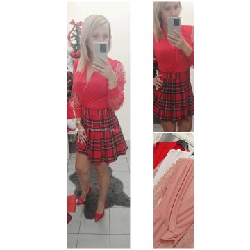 Dara tüllös ujjú body 